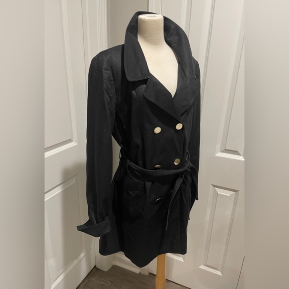 Tahari Black Trench Coat Women’s Size 12 Belted Double Breasted Silver Button - Picture 2 of 7